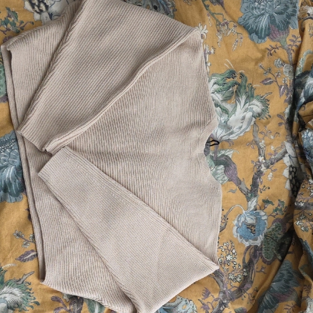 H&M Beige Ribbed Knit Top - Picture 4 of 4